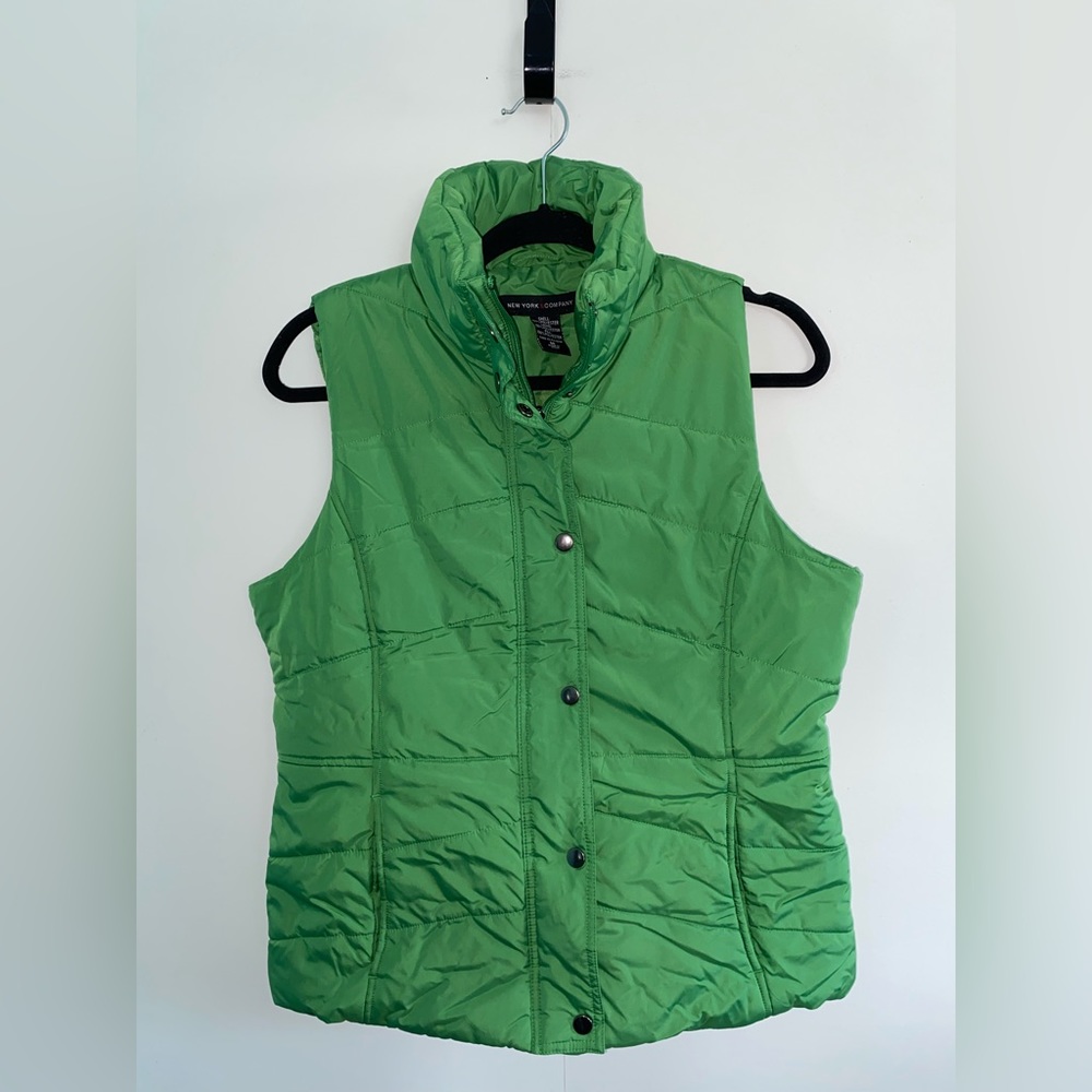 New York & Company Green Puffer Vest Women’s Size M